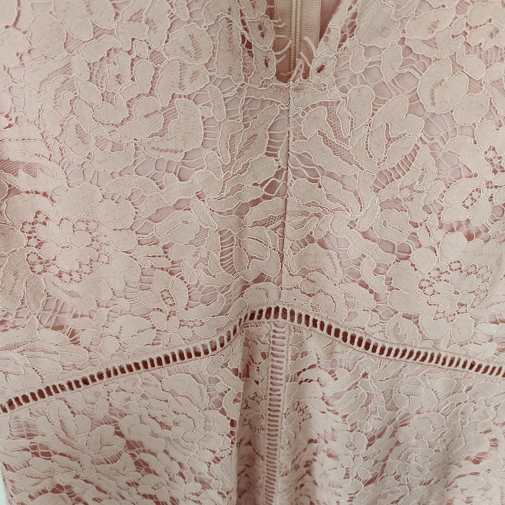 Lacey Dress - Picture 3 of 6